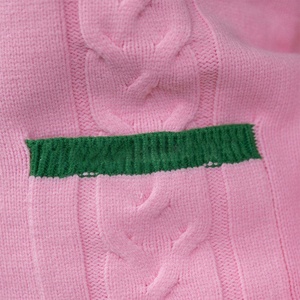 Cardigan en tricot acrylique torsadé pour femme, col en V respirant, broderie personnalisée, style grec AKA vert rose, idéal pour les sororités - Vente en gros - Product Image 4
