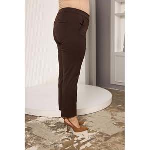 Pantalon en tissu marron grande taille avec taille élastique et mini fentes - Product Image 2