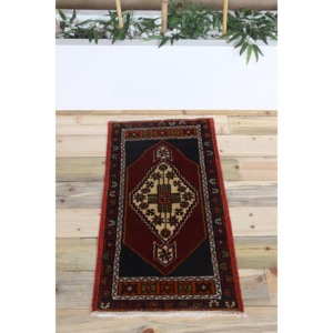 Petit tapis turc vintage 1,8x3,2 pieds, tapis en laine rouge Herki - Product Image 1