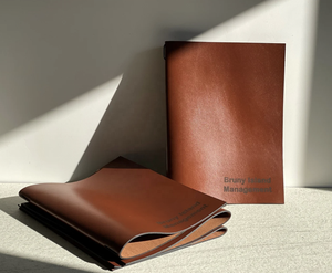 DIVRIS DRL-111 Porte-menu en cuir PU marron avec cordon, idéal pour restaurants et hôtels, taille personnalisable, capacité multi-pages - Product Image 3