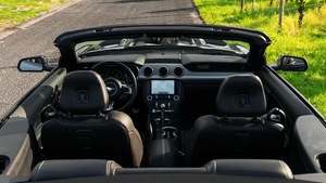 ฟอร์ด มัสแตง จีที500 คูเป้ ปี 2023 สีดำ เครื่องยนต์ 5.0-6 ลิตร V8 เทอร์โบ เบนซิน เกียร์อัตโนมัติ ไฟหน้า LED เบาะหนังสีเข้ม ยาง R17 มาตรฐานยูโร 6 สภาพใหม่/มือสอง - Product Image 2