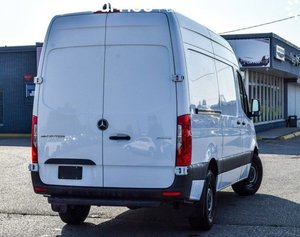 Mercedes-Benz Sprinter 2500 Usado 2024 con Techo Estándar - Product Image 2