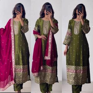 Lancement d'un nouveau vêtement de fête de marque Vichitra Silk Fancy Beautiful Sequence Brodé Work Top and Pant With Dupatta Suit Set - Product Image 3