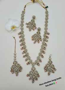 Nouvel ensemble de bijoux vintage en cuivre plaqué or Kundan, long collier Mala, boucles d'oreilles, Maang Tikka pour mariage, vente en gros - Product Image 2