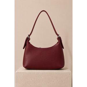 Bolso de Mano y Hombro con Aspecto de Cuero Suave Color Borgoña, Cadenas, Cierre, Dos Correas - Diseño Impermeable y Moderno para Uso en Verano e Invierno para Mujer - Product Image 1