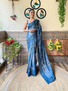 Qualité d'exportation indienne meilleure soie Rangoli avec Prizam imprimé Saree Blouse avec travail de fil avec travail de la pierre avec travail de la pierre à vendre - Product Image 2
