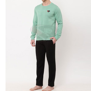 Vente de gros Survêtements respirants de haute qualité pour homme, surdimensionnés, vêtements de mode pour la saison d'hiver - Product Image 3