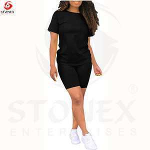 Ropa personalizada 2 piezas Pantalones cortos Trajes Mujeres Sólido Jogger Set T Short y Shirt Set Biker Two Piece Short Set - Product Image 5