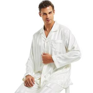 Ensembles de pyjamas pour hommes en satin de soie personnalisés Hauts de pantalons 2 pièces Pyjamas pour adultes Manches longues Satin uni pour hommes - Product Image 2