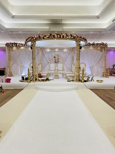 Grand Mandaps de mariage gujarati à trois pôles USA Mandaps de mariage indiens les plus populaires Mandap de montage personnalisé Fabricant de Mandap en fibre - Product Image 5