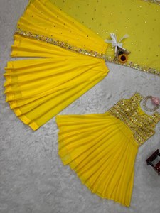 Hermosa Top Party Wear-Plazzo Y Dupatta Con Hilo Con Trabajo De Secuencia - Product Image 4