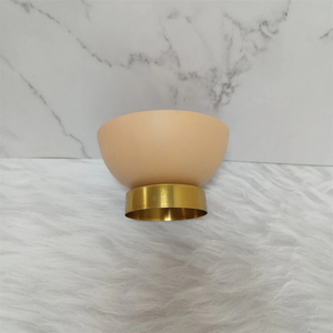 Bol décoratif moderne en or mat avec base ronde Bol élégant en métal pour fruits ou collations pour la décoration de table à manger à la maison - Product Image 3