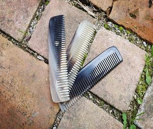 Meilleure vente fabriqué à la main en corne de buffle naturelle peigne à cheveux personnalisé peigne antistatique femmes outil personnalisé accepté - Product Image 1