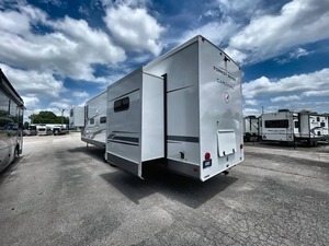 Caravane d'occasion 2026 F-O-R-E-S-T R-I-V-E-R C-A-R-D-I-N-A-L 3-5-F-L prête à la vente - Product Image 6
