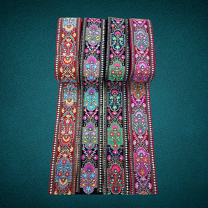 Dentelle de créateur luxueuse avec des motifs complexes et des détails élégants, parfaite pour la mode haut de gamme, vêtements de mariée - Product Image 1