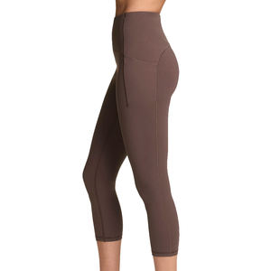 Leggings Capri taille haute pour femmes de qualité supérieure Vente en gros Usine Personnalisable Doux Confortable Tricoté Pantalon De Yoga D'entraînement Décontracté OEM - Product Image 4