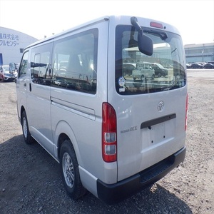 Automático Toyottaa modelo HIACE bastante usado fresco y limpio en stock pedido a granel disponible precio barato al por mayor para la venta - Product Image 2