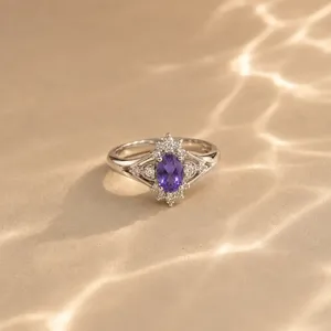 Bague géométrique en topaze plaquée platine et rhodium, sertissage invisible, style vintage, cadeau idéal - Product Image 5