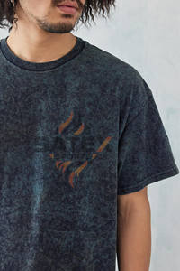 เสื้อยืดคอกลมผู้ชายผ้าคอตตอน 100% หนานุ่ม ทรงปกติ สไตล์ลำลอง พิมพ์ลายโลโก้ แขนสั้น ระบายอากาศดี เป็นมิตรกับสิ่งแวดล้อม แห้งเร็ว - Product Image 4