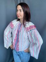 Bonne qualité ukrainienne couleur blanche robes brodées haute qualité à manches longues ballon col rond fête porter Roumanie Blouse