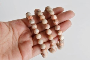 Bracelet de méditation en jaspe rouge poli de 8 mm, perles rondes, couleur rouge naturelle, vente en gros - Product Image 4