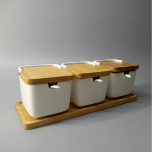Pot à épices carré en céramique blanche, récipient de stockage de sucre de sel, Pot d'assaisonnement, ensemble de pots à épices avec couvercle en bambou, vente en gros - Product Image 2
