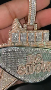 Colgante de Lujo Hip Hop de Plata de Ley 925 con Letra Personalizada Iced Out, Diamantes de Moissanita VVS Brillantes Redondos y Baguette - Product Image 6