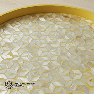 Fournisseur indien propose un plateau de service rectangulaire en mosaïque de nacre (MOP) de luxe, blanc/iridescent, avec poignées en feuille d'or - Product Image 5