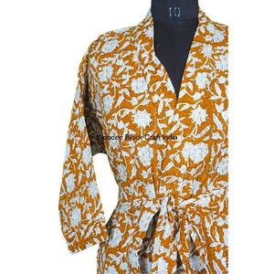 Veste kimono indienne Kantha, robe florale matelassée en coton faite à la main, vêtements longs d'été pour femmes, style plage - Product Image 5