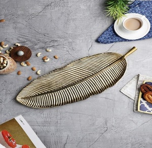 Plateau de service de luxe en forme de feuille, design texturé, élégant présentoir à snacks, vaisselle durable et facile à nettoyer pour une table élégante - Product Image 6