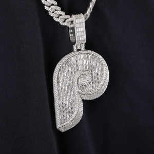 Élégant pendentif personnalisé en forme de P Moissanite collier en diamant plaqué or 14KT glacé cadeau pour lui - Product Image 3