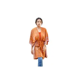 Beste Kwaliteit Loszittende Bohemien Stijl Korte Kimono Jas Rayon Tie Dye Strand Cover Up Kimono Voor Dames