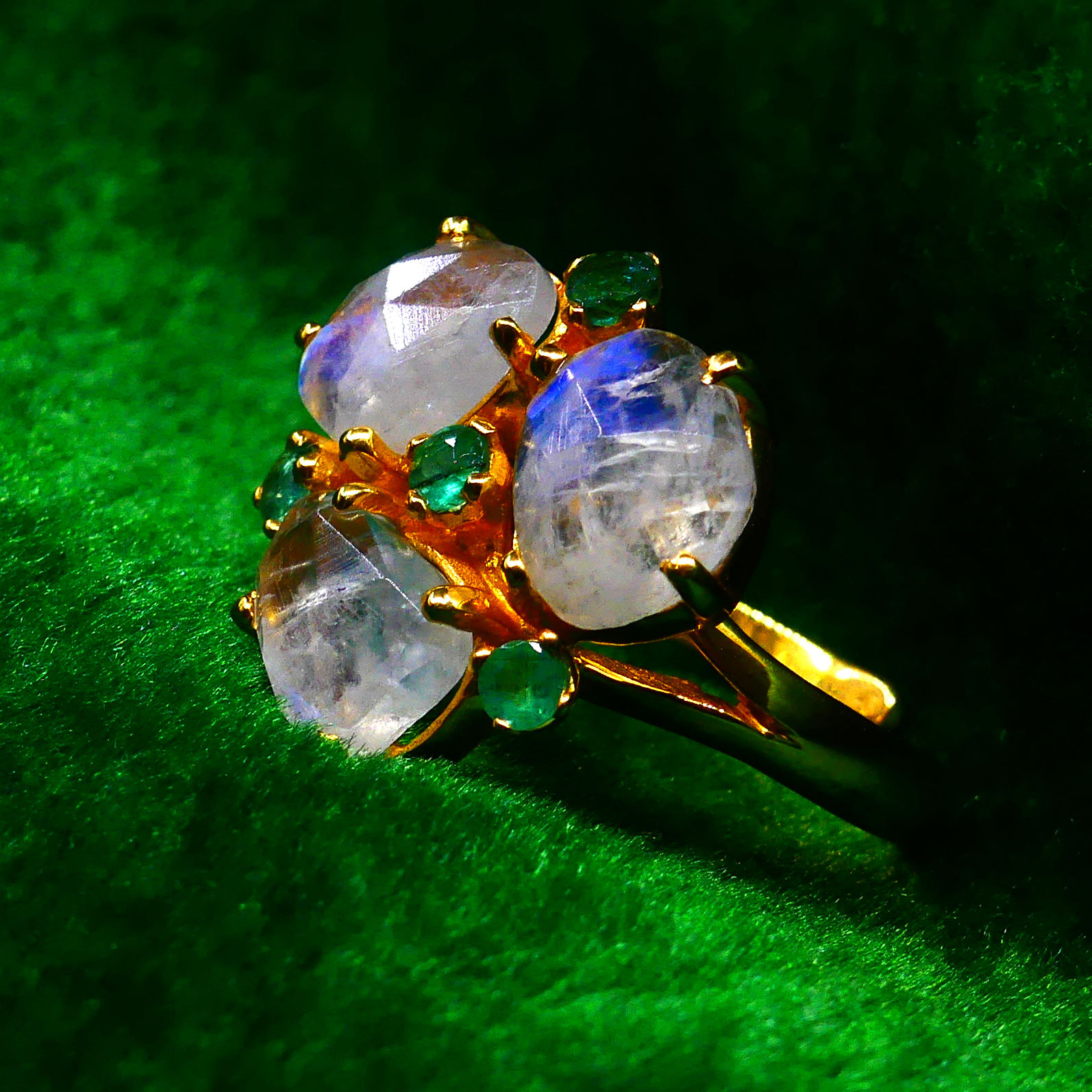 สีเหลือง