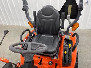 รถแทรกเตอร์ขนาดเล็กพร้อมเครื่องตัดหญ้า BX2370 2022 Kubota รถแทรกเตอร์25HP ล้อสำหรับฟาร์มและการเกษตรเครื่องยนต์มอเตอร์และกระปุกเกียร์ - Product Image 2