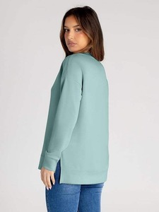 2025 Custom High Quality Embroidery Private Logo Crewneck Sweatshirt for Women Winter Short <b>Split</b> Hem Tops with Solid Pattern - Product Image 3