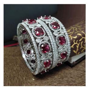 Brazaletes AD de aspecto pesado de calidad de lujo con chapado en oro y rodio Ideal para bodas y celebraciones étnicas a la venta - Product Image 1