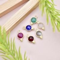 Pendentif en saphir facetté de 6 mm serti dans un cadre, petit pendentif en saphir pour collier délicat ou fabrication de bijoux, cadeau pour elle