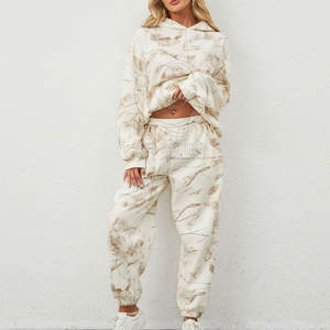 Ensemble complet de survêtement d'hiver à capuche, décontracté, respirant, uni, avec sublimation, coutures durables, logo personnalisé, design léger - Product Image 4