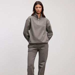 Nuevo Chándal de Dos Piezas Personalizado para Mujer, de Algodón Relajado, con Media Cremallera y Hombros Caídos, para Entrenamiento en el Gimnasio - Product Image 2