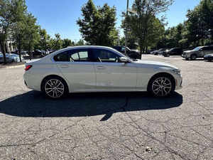 BMW Série 3 330i xDrive Turbo 4 portes berline 2021, conduite à gauche, sièges en cuir, phares à LED, caméra de recul, toit ouvrant, écran tactile, occasion - Product Image 2