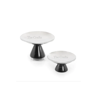 Support à gâteau en métal au design fabuleux pour la vaisselle et l'utilisation en restaurant, taille et forme personnalisables, 2 pièces, vente en gros