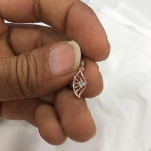 Élégant pendentif en diamant de laboratoire de 0.05 ct en or rose 10 carats Style mignon pour un usage quotidien Pendentifs et breloques de mode - Product Image 4