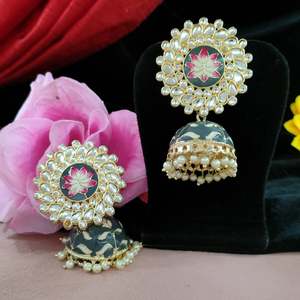 Lotus Motif Fusion Pendientes Meenakari Work-Incorporated Dangle Fashion Radiant Lujoso Efecto Meenakari Jhumkas para mujeres - Product Image 4