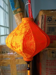 High Quality Foldable Vietnamese Silk <b>Lanterns</b> Perfect for Any Occasion - Product Image 4