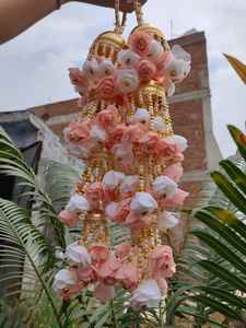 Paire de bracelets floraux Kaleera Punjabi, bijoux floraux pour la cérémonie Sangeet, bijoux de poignet sikh, accessoire de douche nuptiale, cadeaux Poruwa - Product Image 3