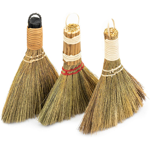 Outils de nettoyage manuels pour la maison, manche court, balai de paille naturelle de table, Mini-balai d'herbe fait à la main du Vietnam - Product Image 4