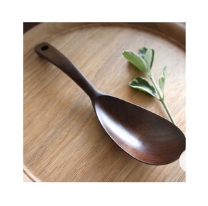 Collection élégante de cuillères à cuillère en bois sculptées à la main ensemble d'ustensiles de cuisine lisses et naturels, parfaits pour la cuisine et le service en remuant - Product Image 4