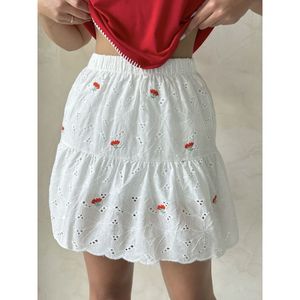 Jupe mi-longue brodée de fleurs rouges pour femme Topshow – Produit en gros - Product Image 2