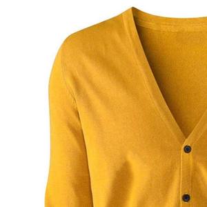 Pull en tricot de coton doux et mignon à motif uni jaune doré personnalisé pour femmes - Product Image 3