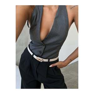 Ceinture élastique fine pour femme avec boucle, adaptée aux pantalons, vestes, chemises et robes. Beige - Product Image 6